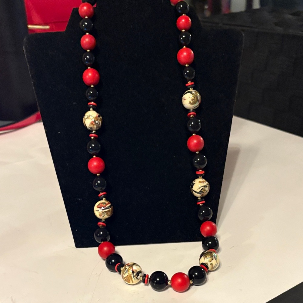 Elegant Red and Black Beaded Necklace